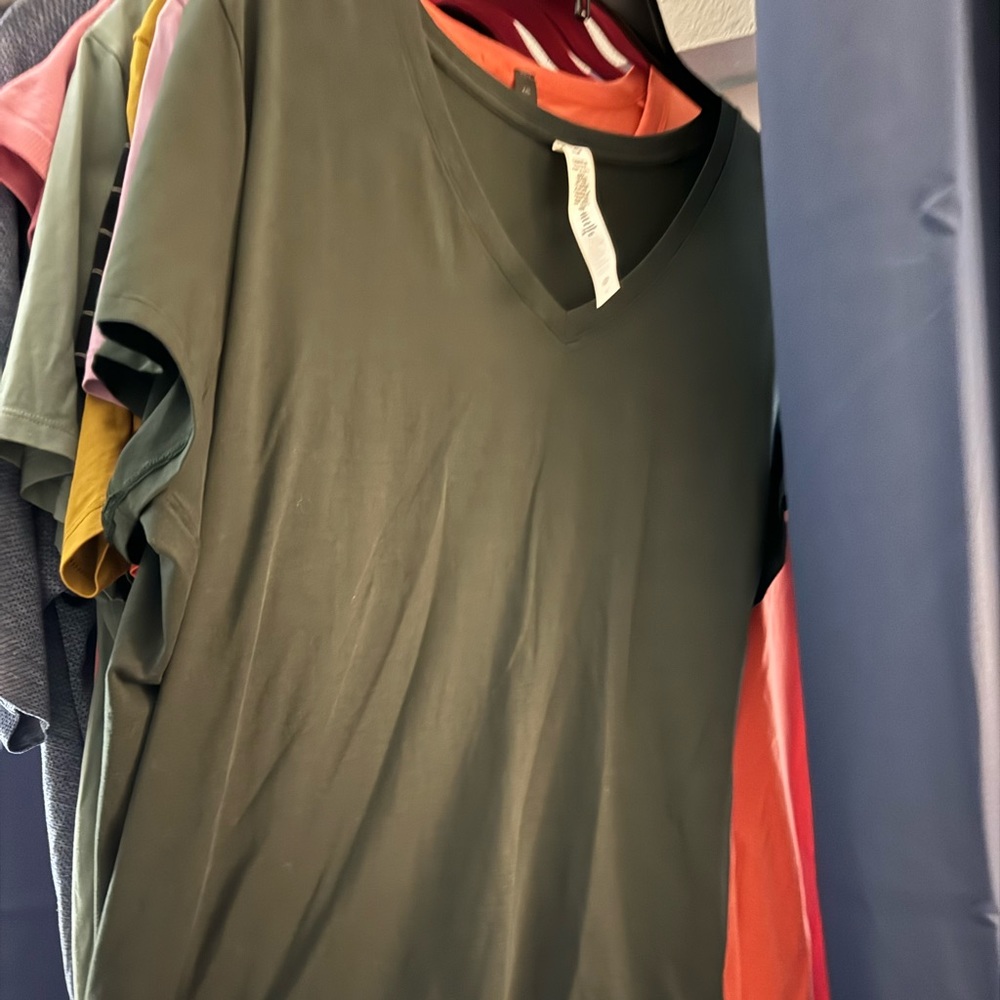 Lululemon love v neck T